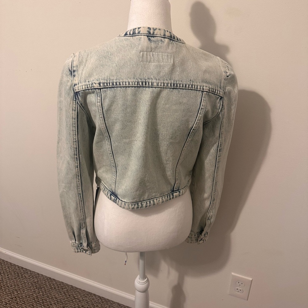 Blank NYC Faded Blue Denim Jacket Size Small - Picture 3 of 7